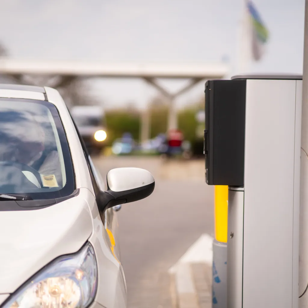 Auto bij de slagboom