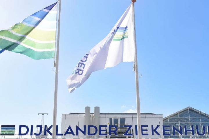 Vlaggen bij Dijklander ziekenhuis